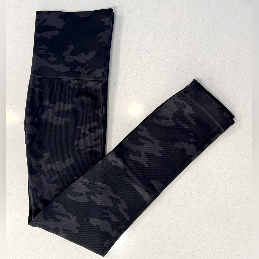 Spanx Seamless Leggings, Camo, Size Medium